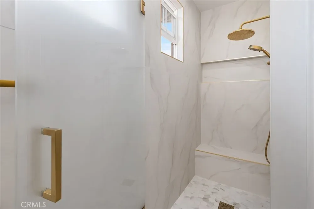 41 Carpenteria Irvine, CA 92602