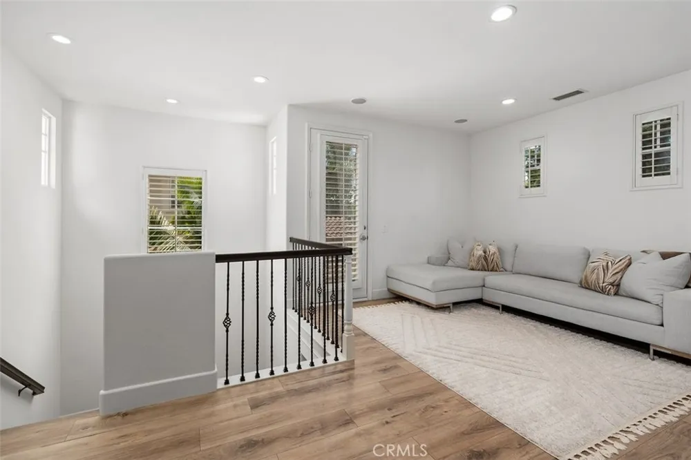 41 Carpenteria Irvine, CA 92602