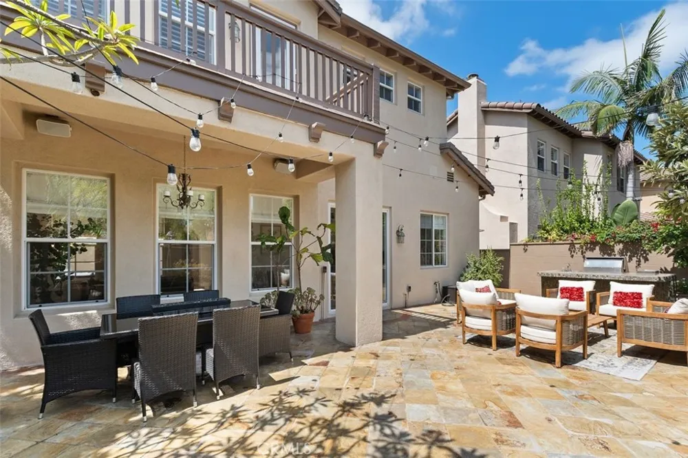 41 Carpenteria Irvine, CA 92602