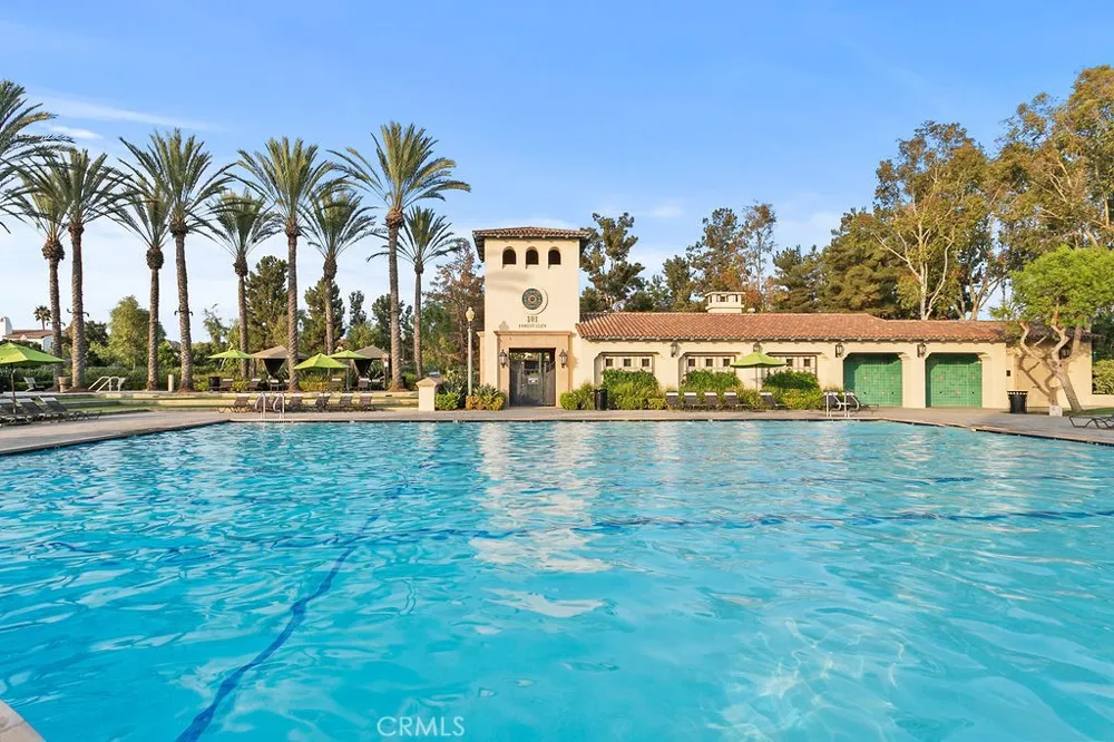 41 Carpenteria Irvine, CA 92602