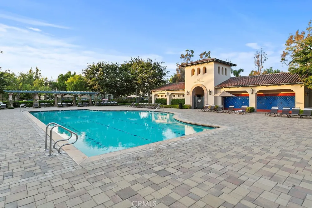 41 Carpenteria Irvine, CA 92602