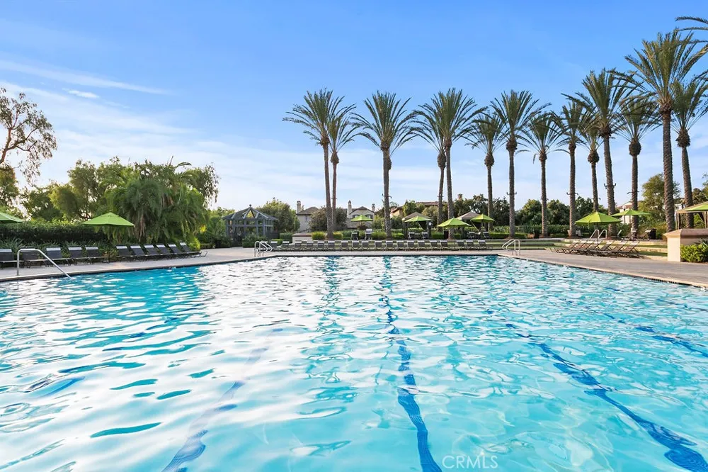 41 Carpenteria Irvine, CA 92602