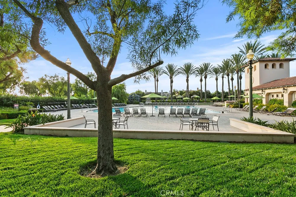 41 Carpenteria Irvine, CA 92602