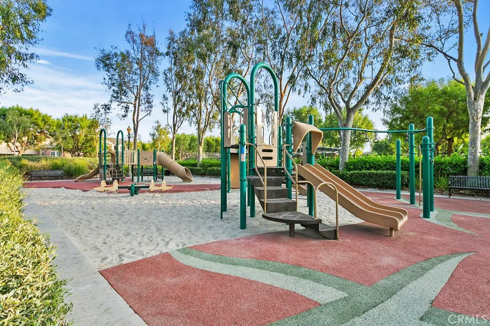 41 Carpenteria Irvine, CA 92602