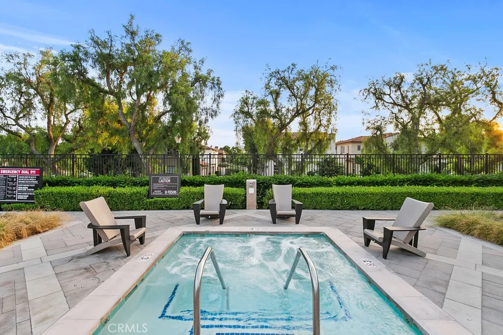 41 Carpenteria Irvine, CA 92602