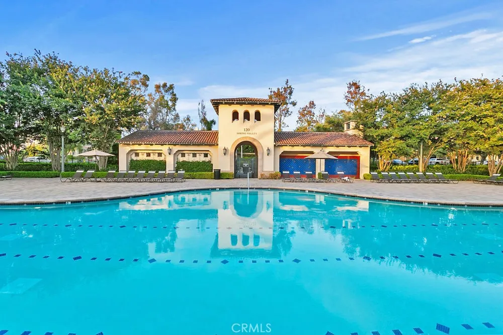 41 Carpenteria Irvine, CA 92602