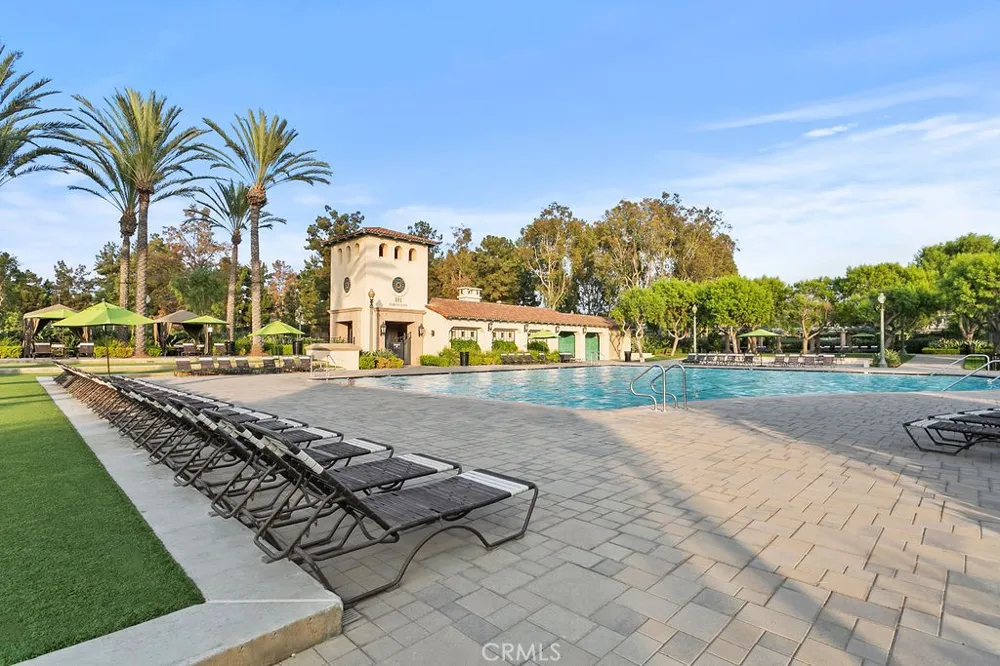 41 Carpenteria Irvine, CA 92602