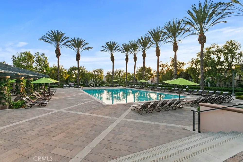 41 Carpenteria Irvine, CA 92602