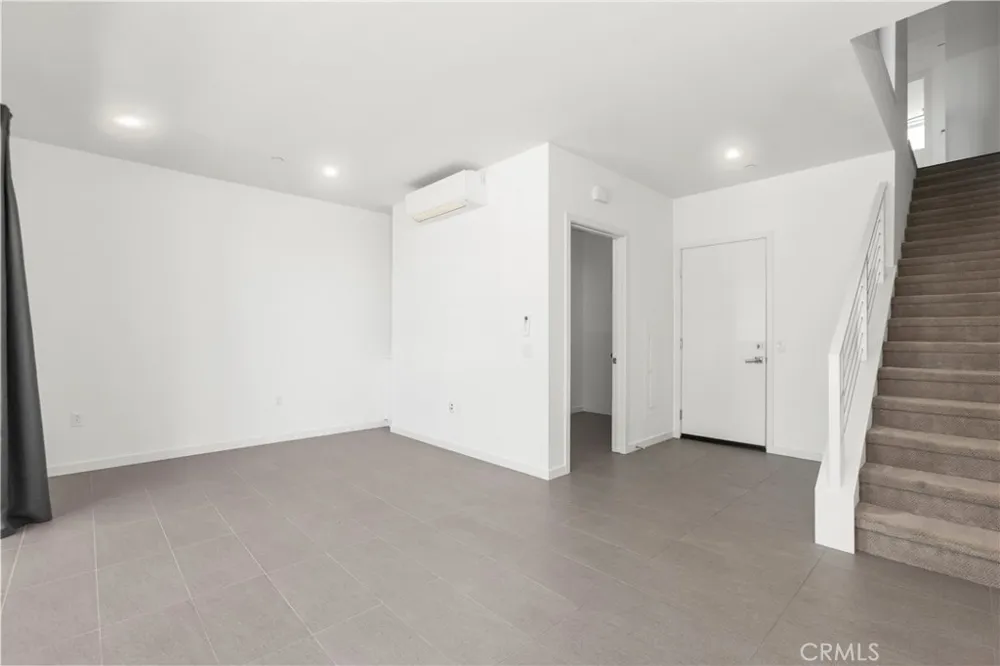 629 W 17th Costa Mesa, CA 92627