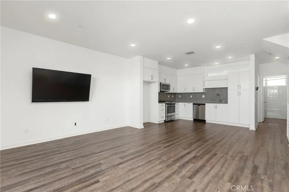 629 W 17th Costa Mesa, CA 92627