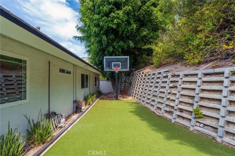 2809 Colorado Lane Orange, CA 92867