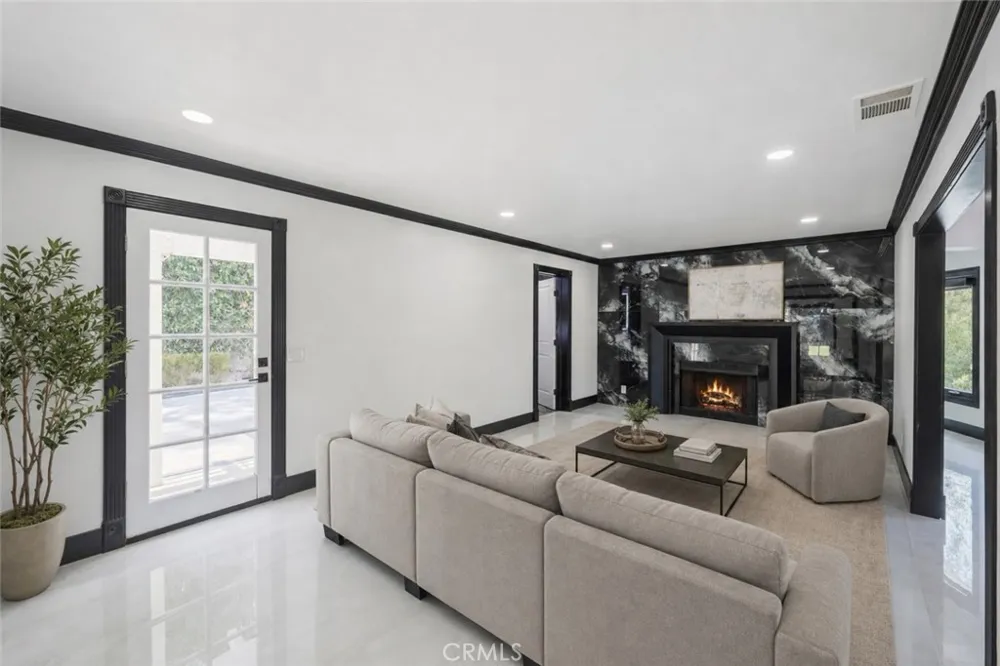 2809 Colorado Lane Orange, CA 92867