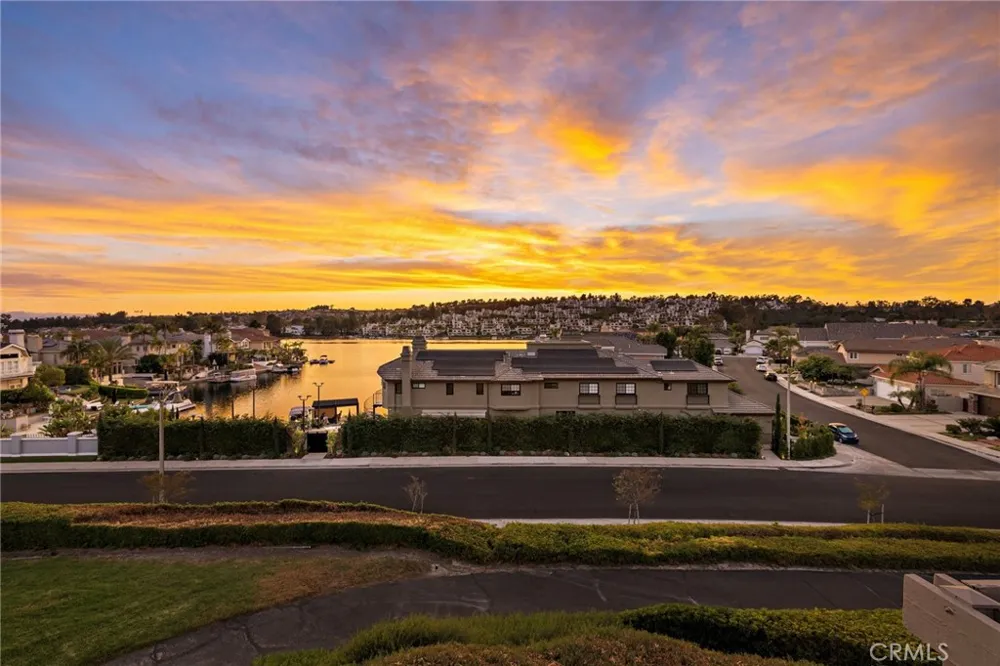 22671 Puntal Lana Mission Viejo, CA 92692