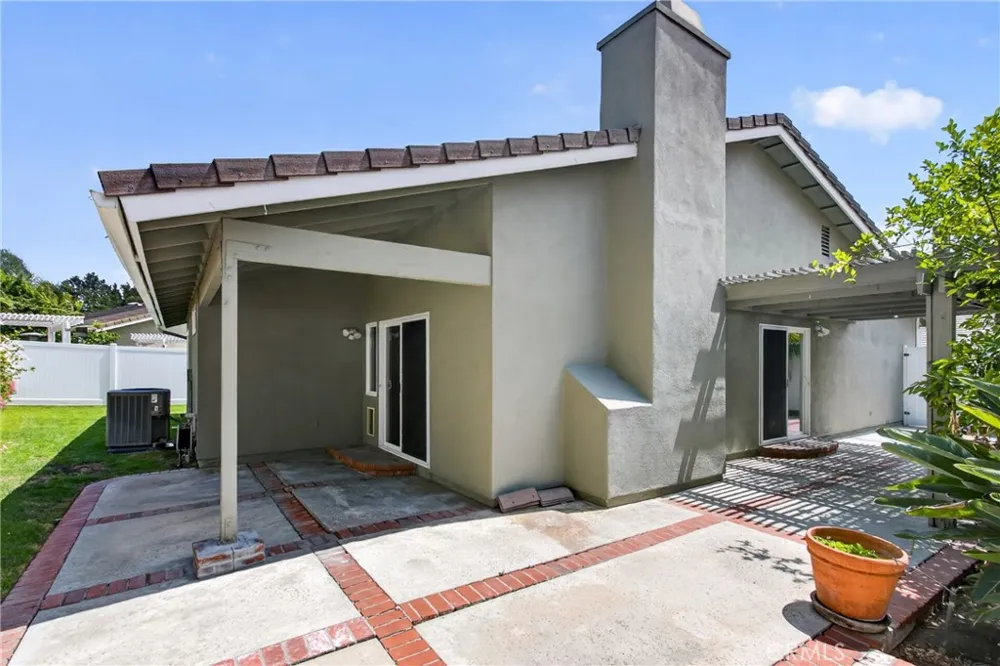 21183 Via Este Yorba Linda, CA 92887
