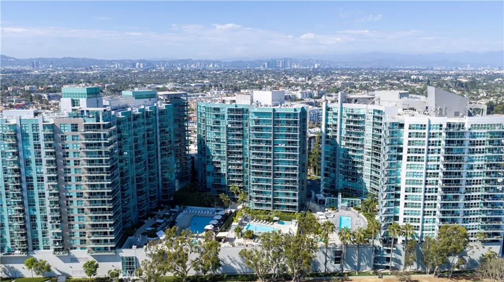 13650 Marina Pointe Drive #609 Marina del Rey, CA 90292