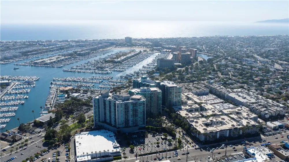 13650 Marina Pointe Drive #609 Marina del Rey, CA 90292
