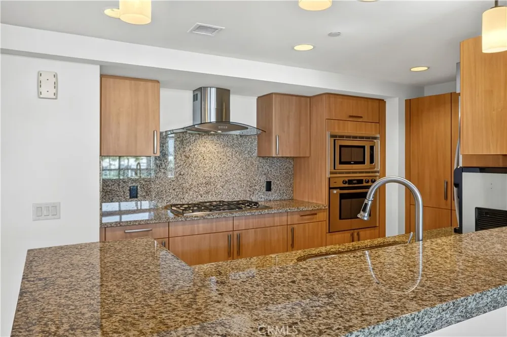 13650 Marina Pointe Drive #609 Marina del Rey, CA 90292
