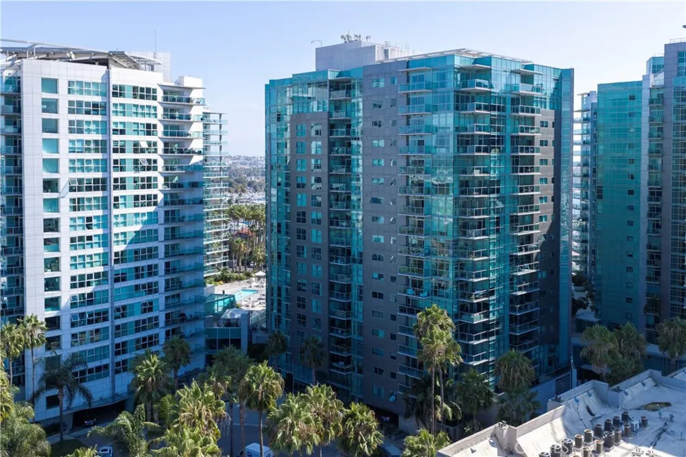 13650 Marina Pointe Drive #609 Marina del Rey, CA 90292