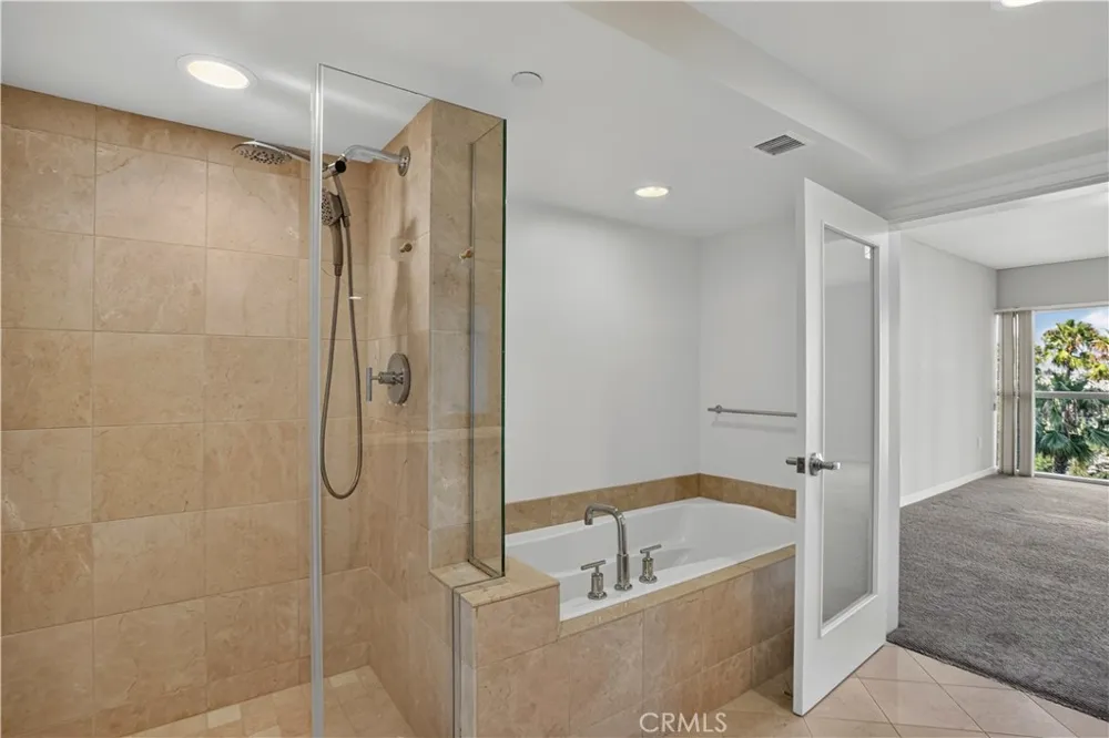 13650 Marina Pointe Drive #609 Marina del Rey, CA 90292