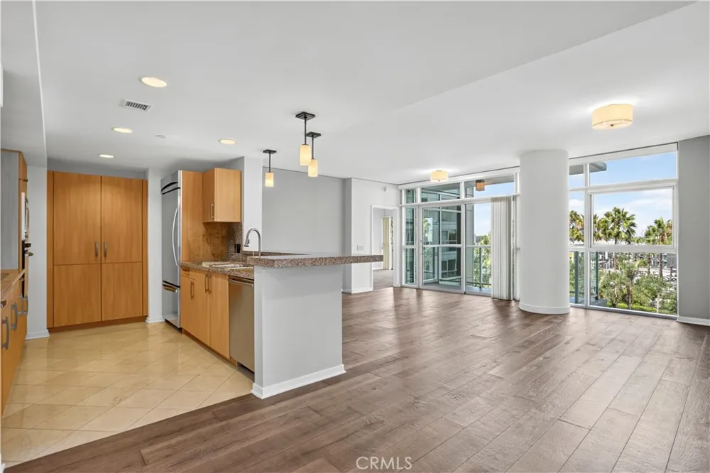 13650 Marina Pointe Drive #609 Marina del Rey, CA 90292