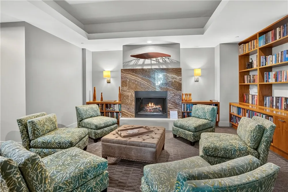 13650 Marina Pointe Drive #609 Marina del Rey, CA 90292