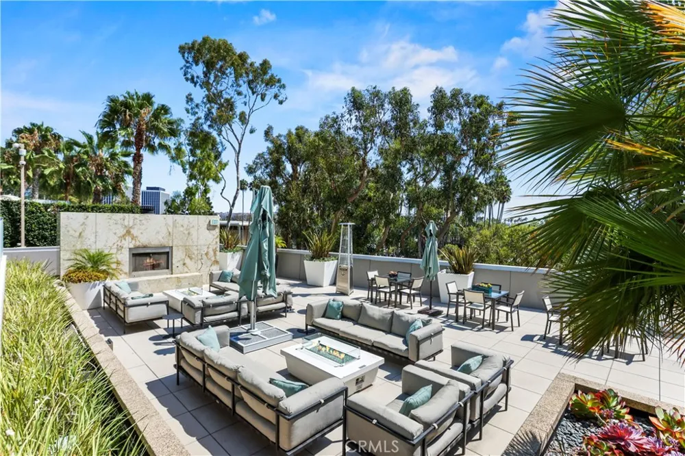 13650 Marina Pointe Drive #609 Marina del Rey, CA 90292
