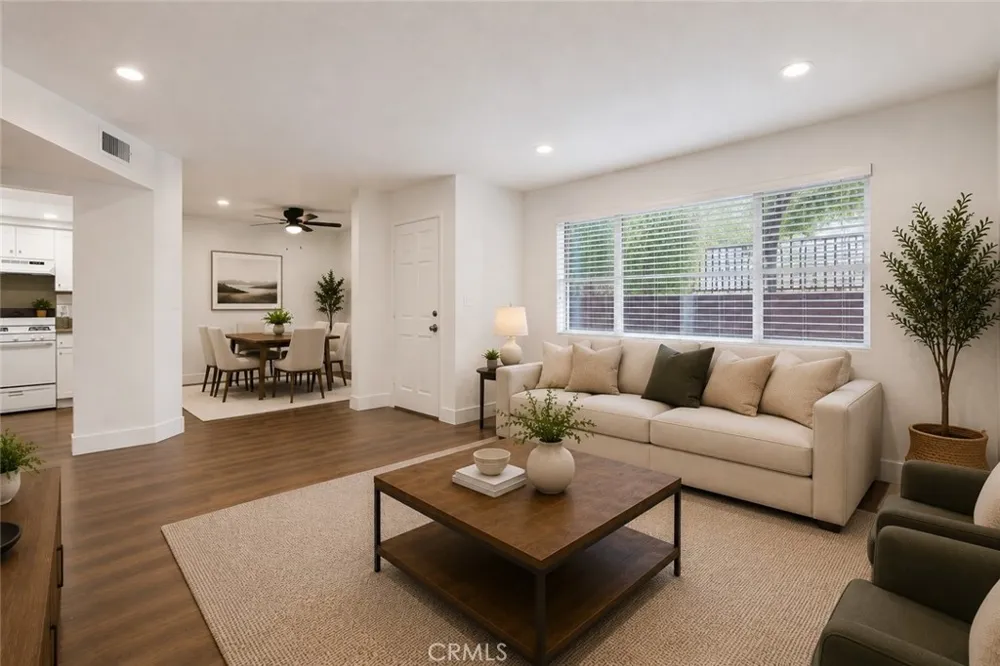 11808 Hamlin Street #3 North Hollywood, CA 91606