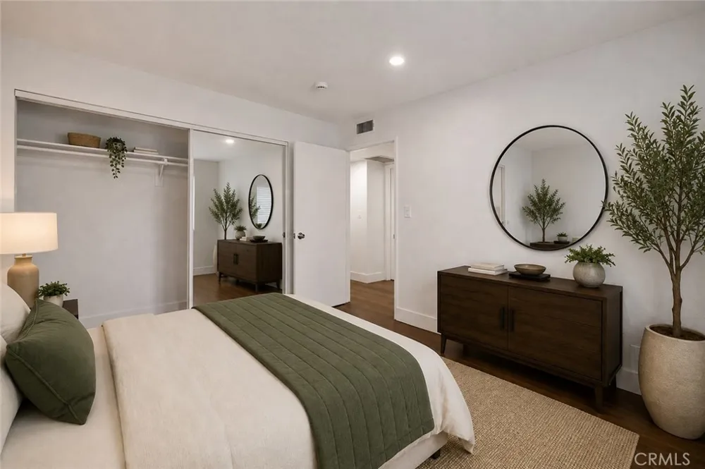 11808 Hamlin Street #3 North Hollywood, CA 91606