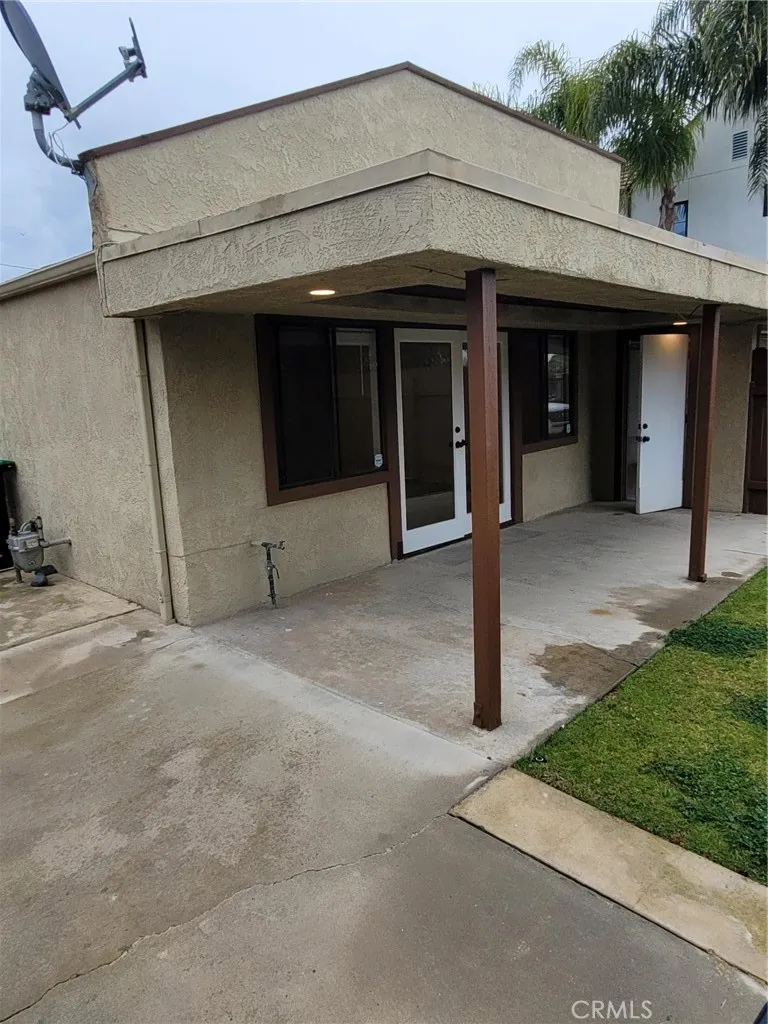 2212 Laurel Newport Beach, CA 92663