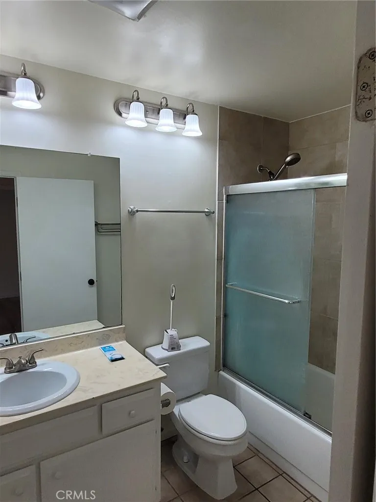 2212 Laurel Newport Beach, CA 92663