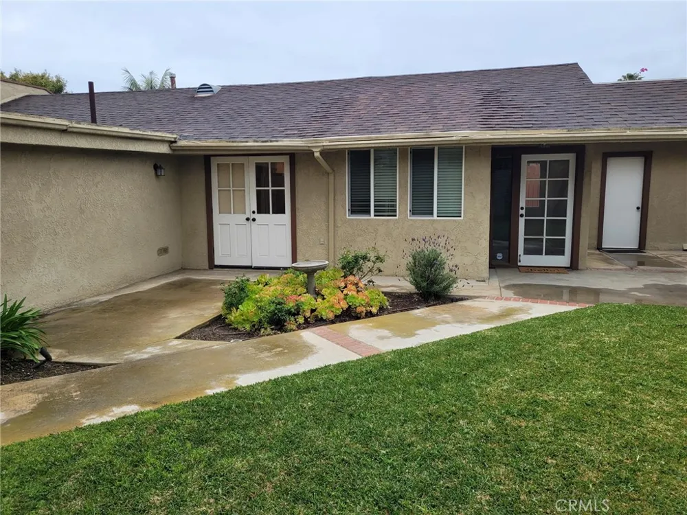 2212 Laurel Newport Beach, CA 92663