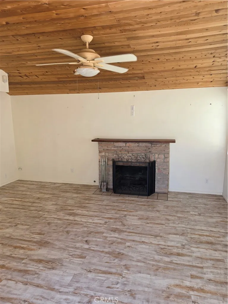 2212 Laurel Newport Beach, CA 92663