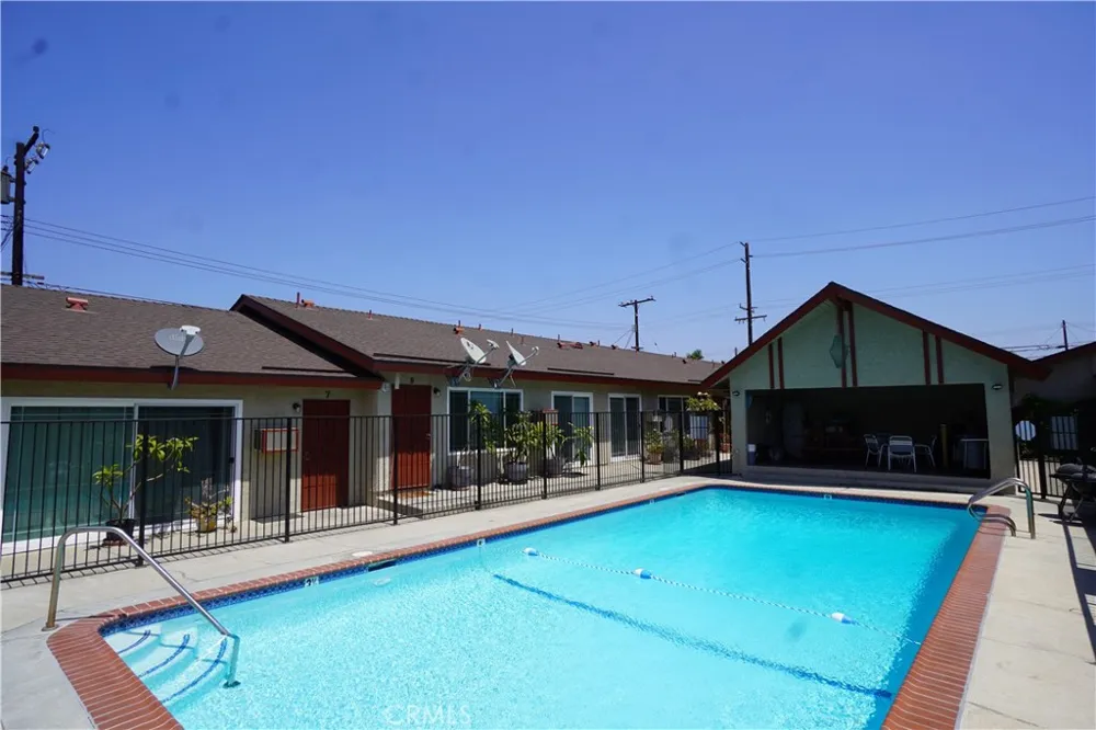 6851 Dale Buena Park, CA 90621