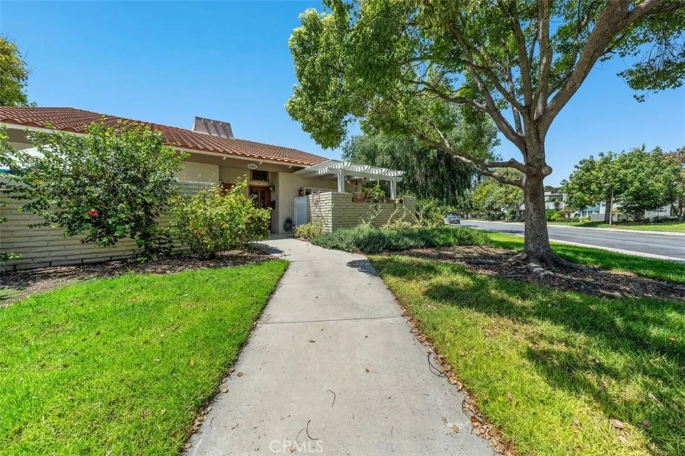 2164 Via Mariposa E #B Laguna Woods, CA 92637