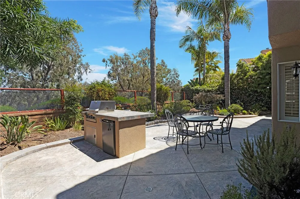 16 Parremo Mission Viejo, CA 92692