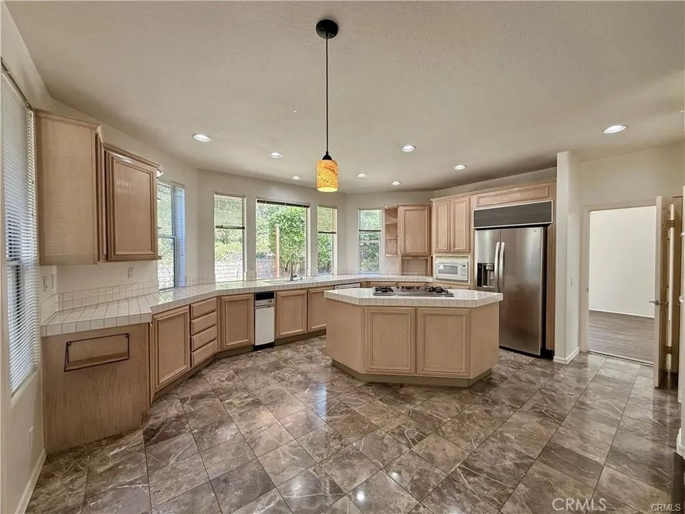 27461 Glenwood Drive Mission Viejo, CA 92692