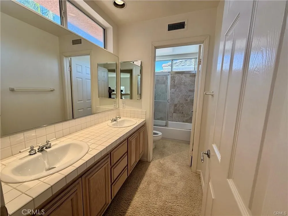 27461 Glenwood Drive Mission Viejo, CA 92692