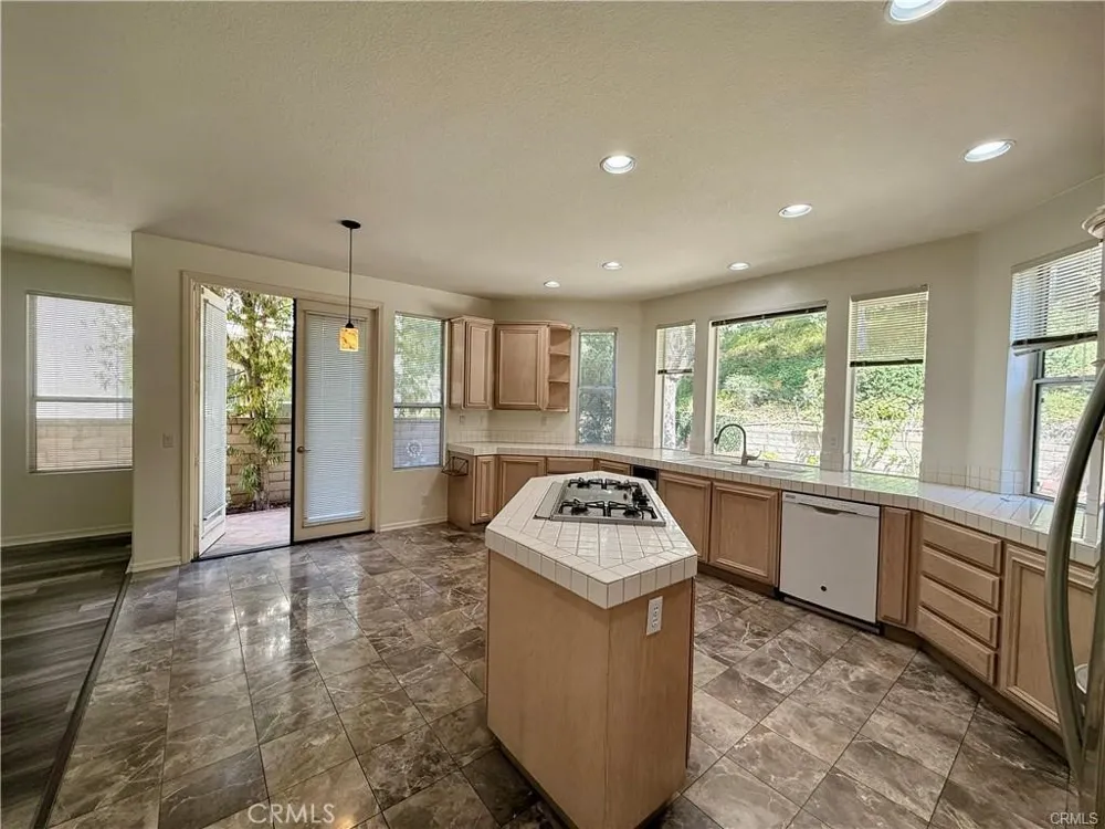 27461 Glenwood Drive Mission Viejo, CA 92692