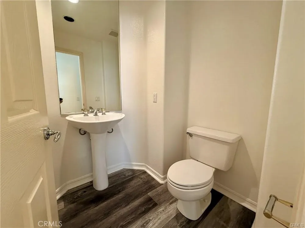 27461 Glenwood Drive Mission Viejo, CA 92692