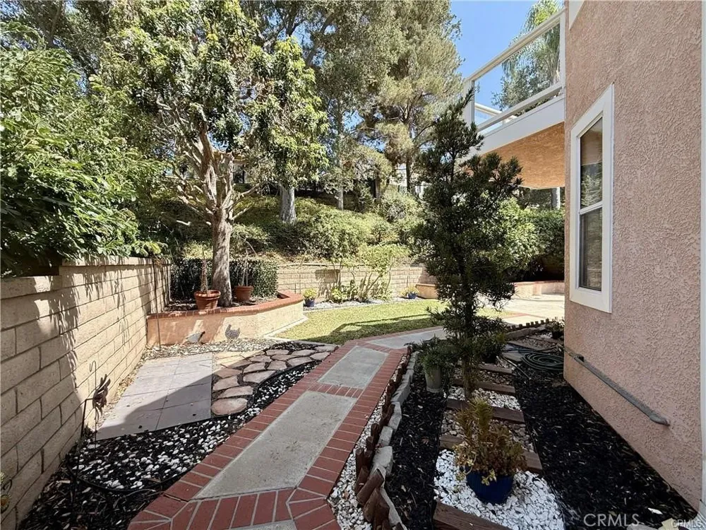 27461 Glenwood Drive Mission Viejo, CA 92692
