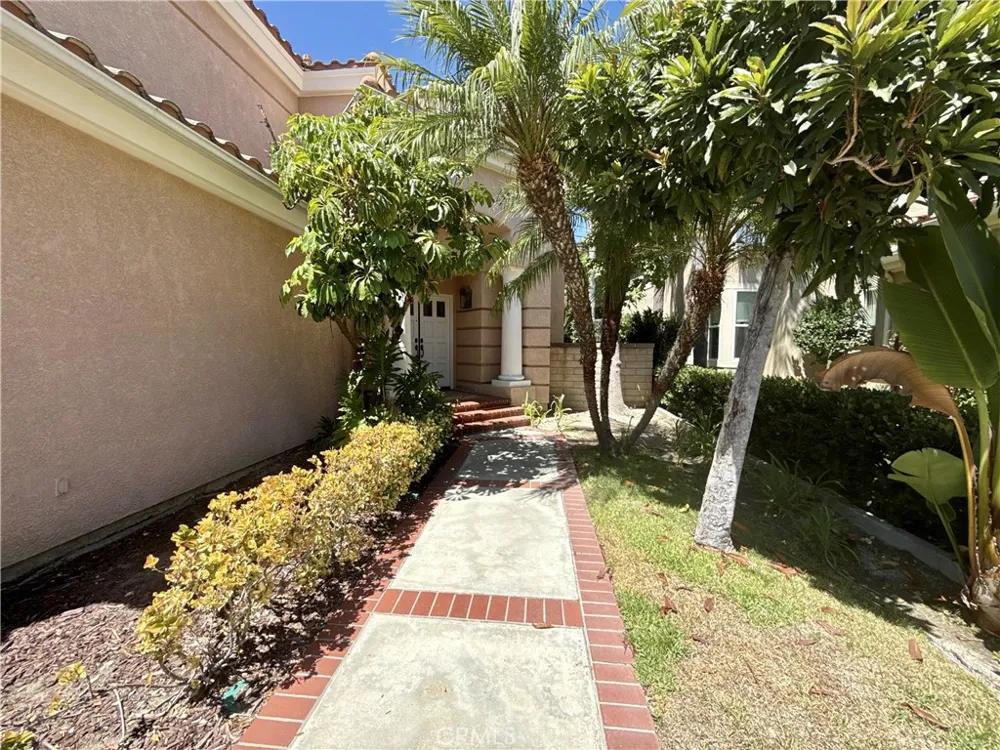 27461 Glenwood Drive Mission Viejo, CA 92692