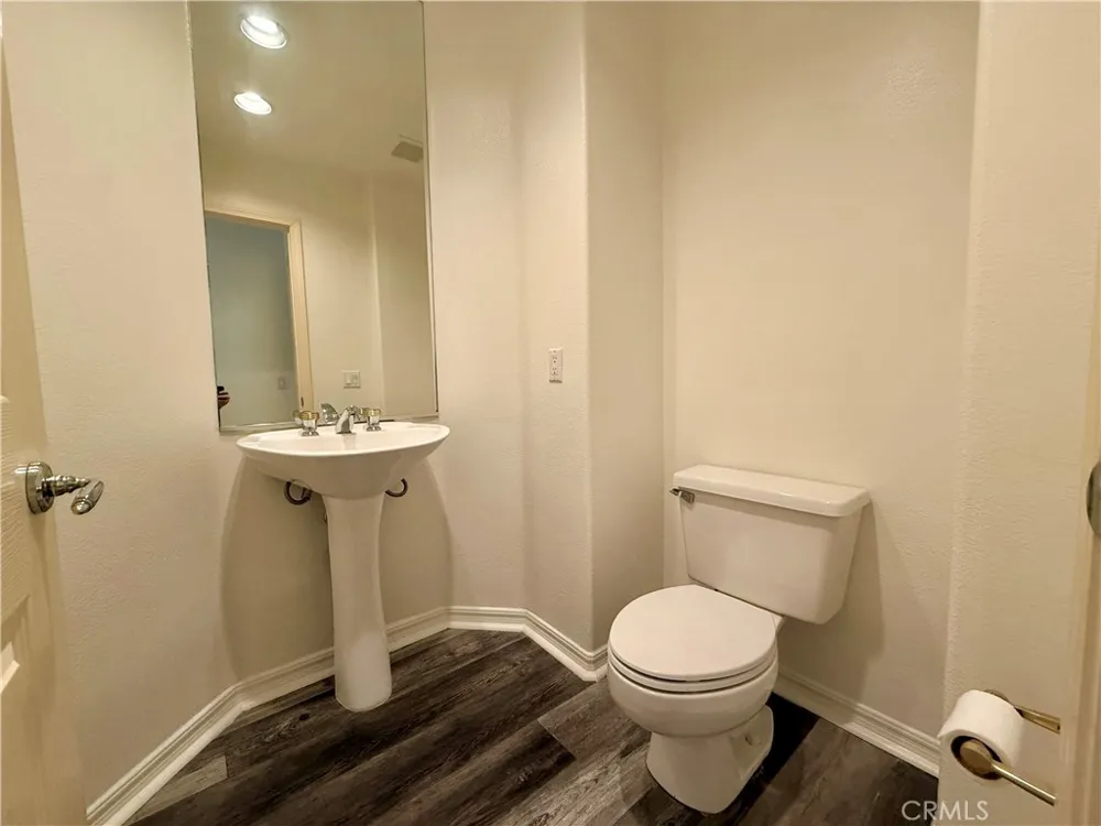 27461 Glenwood Drive Mission Viejo, CA 92692