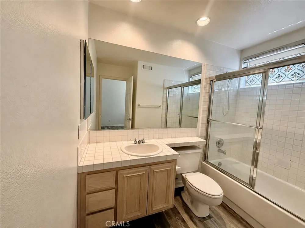 27461 Glenwood Drive Mission Viejo, CA 92692