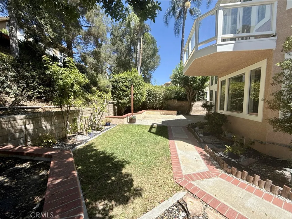 27461 Glenwood Drive Mission Viejo, CA 92692