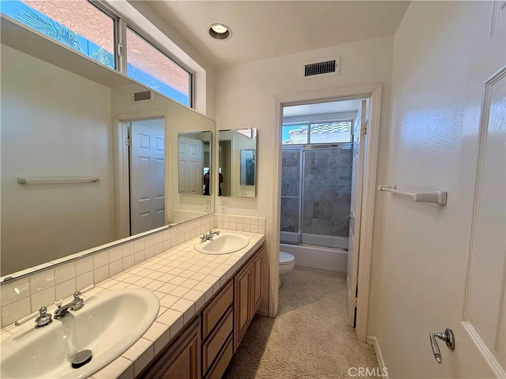 27461 Glenwood Drive Mission Viejo, CA 92692