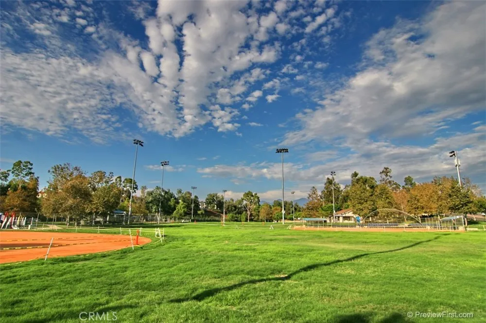 27461 Glenwood Drive Mission Viejo, CA 92692