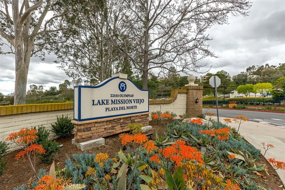 27461 Glenwood Drive Mission Viejo, CA 92692