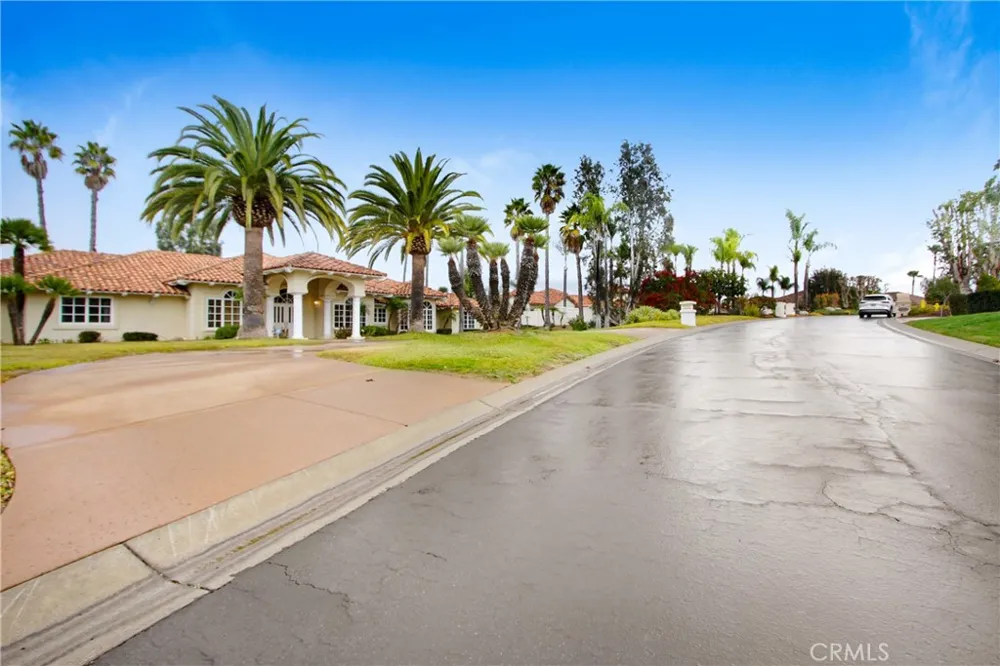 31396 Lake Vista Cir Fallbrook, CA 92003