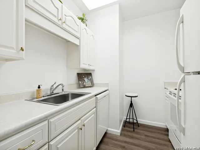 1 Towers Park Ln #205 San Antonio, TX 78209