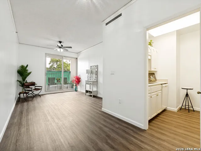 1 Towers Park Ln #205 San Antonio, TX 78209